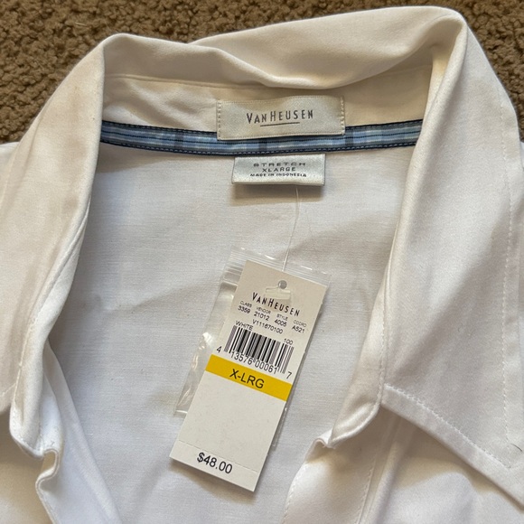 Van Heusen Classic White Dress Shirt - Picture 2 of 5